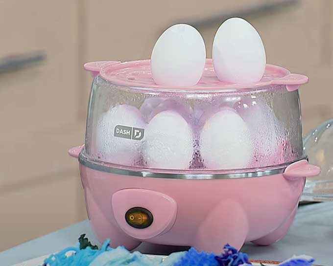 Dash Deluxe: The Best Egg Cooker of 2021